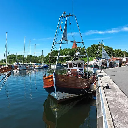 Daenische Ferienhaeuser Am Salzhaff Haus Kaept'n Nemo * Insel Poel