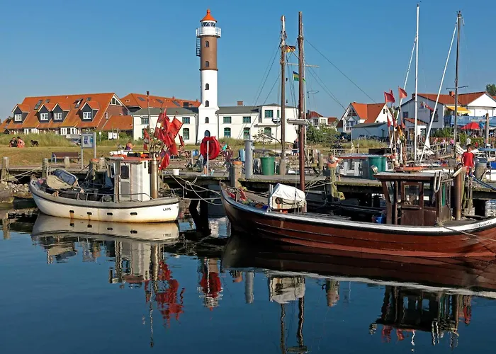 別荘 Daenische Ferienhaeuser Am Salzhaff Haus Kaept'n Nemo インゼル・ペール